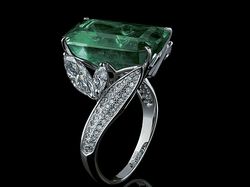 Кольцо с изумрудом и бриллиантамитами Diamond Jewe