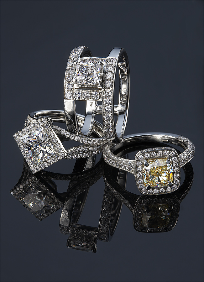 Ювелирные украшения с драгоценными камнями Jewelry.jpg