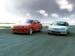 DragRace Honda Civic VS Opel Astra