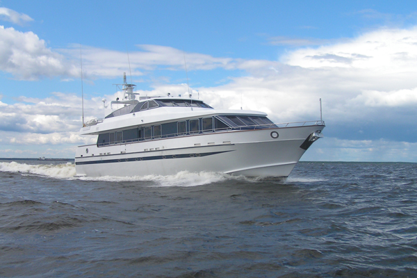 Яхта 30м принимал участие (интерьер).jpg