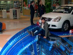 Оптическая иллюзия Токио (наклейка на пол). Nissan