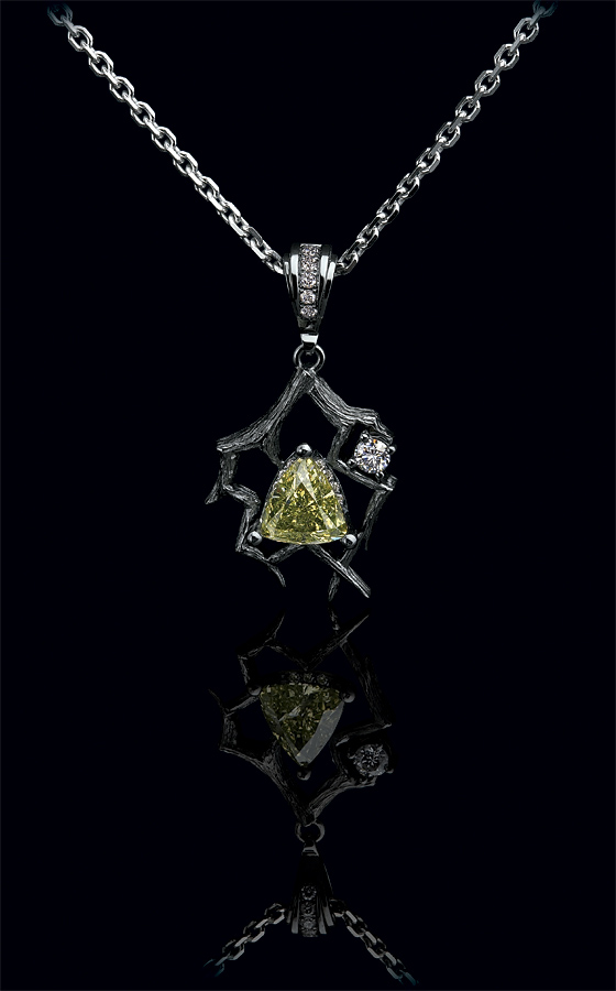 Подвеска с зеленым бриллиантом. Diamond Jewelry.jpg
