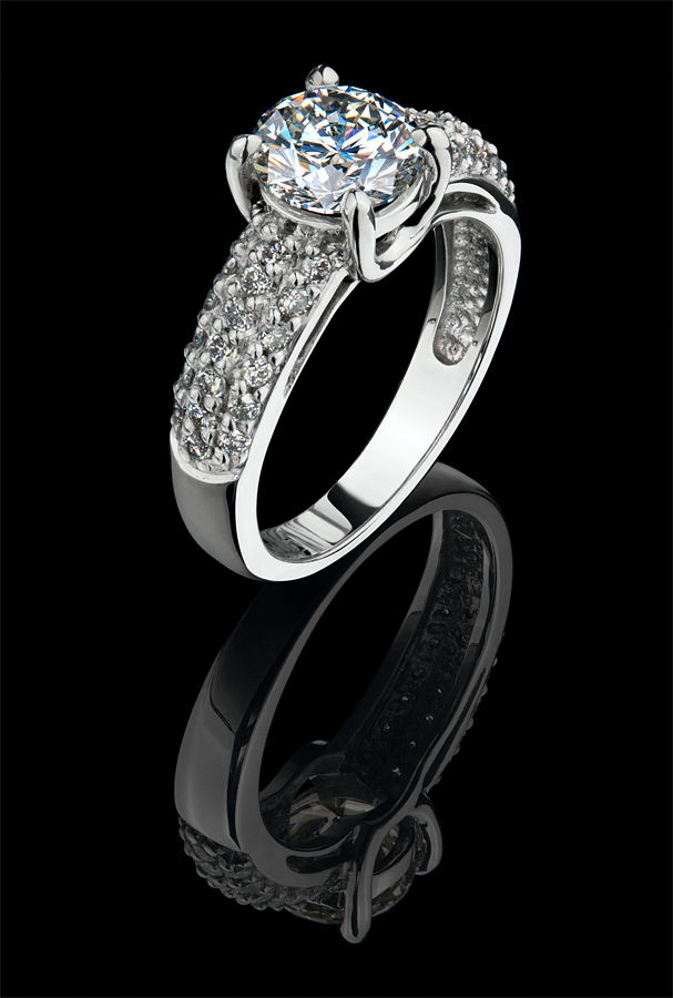 Ювелирные украшения с бриллиантами Diamond Jewelry.jpg
