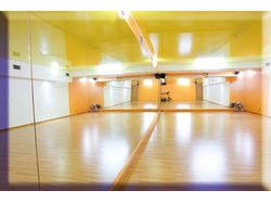 Дизайн танц-студии.оранжевый зал.