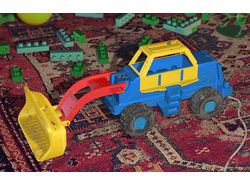 Toy tractor
