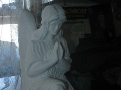 Мемориальный памятник "Ангел", материал мрамор