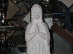 Статуя Мадонны для мемориального комплекса
