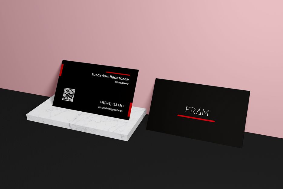 Free Business Card Brand Mockup PSD.png