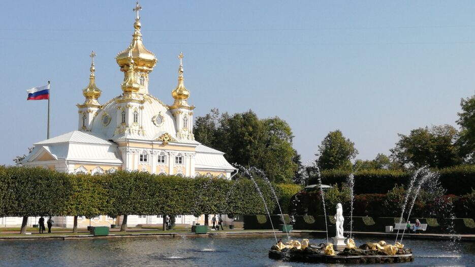 Верхний парк церковь.png