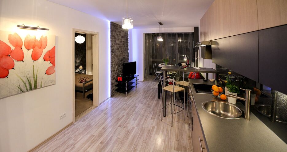 apartment-2094659_1920.jpg