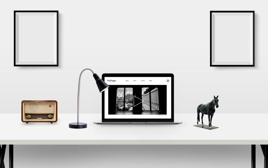Desk Presentation Mockup PSD.png