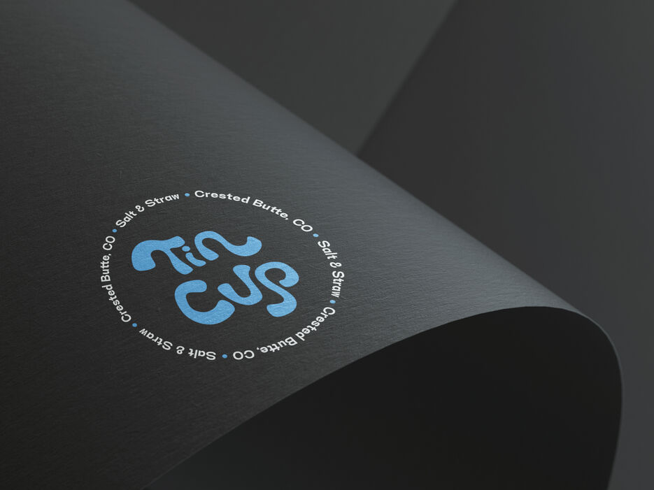 Free_Logo_Mockup_морозиво1.jpg