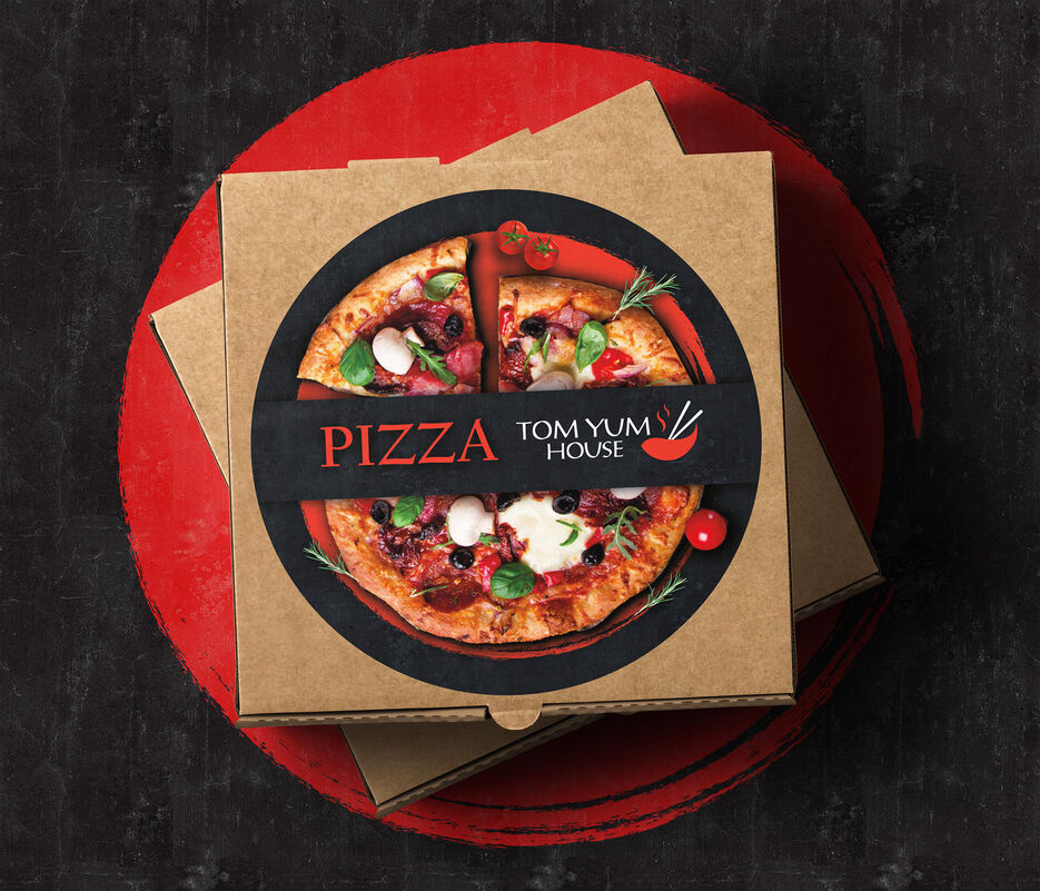 tom yum pizza.jpg