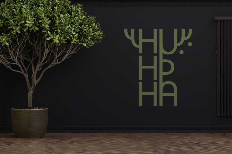 лого мокап на стіні.jpg