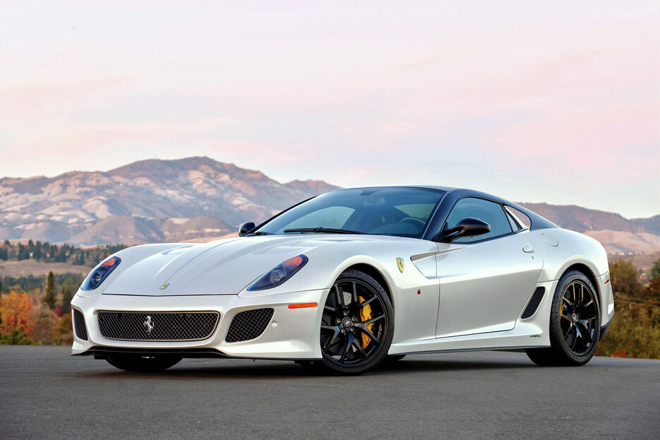 Ferrari_599_GTOWhite_483246.jpg