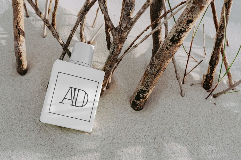 Cosmetic bottle outdoors_cf535cf1-99a4-43df-b910-dd99849c7979.png