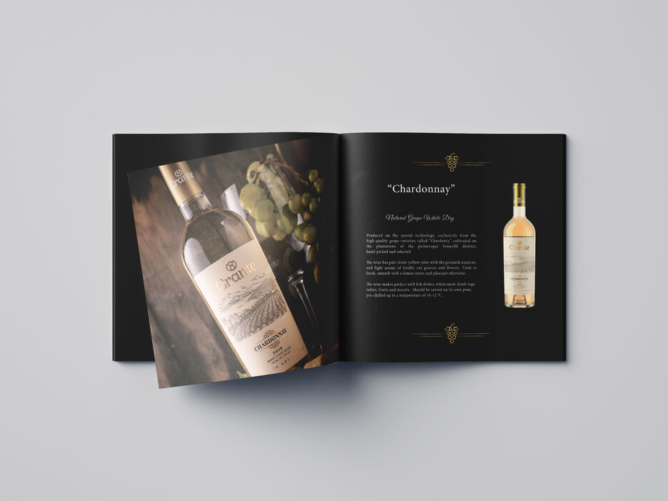 Free_Square_Brochure_Mockup_10.jpg