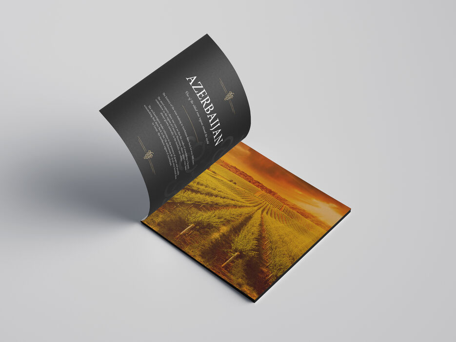Free_Square_Brochure_Mockup_06.jpg