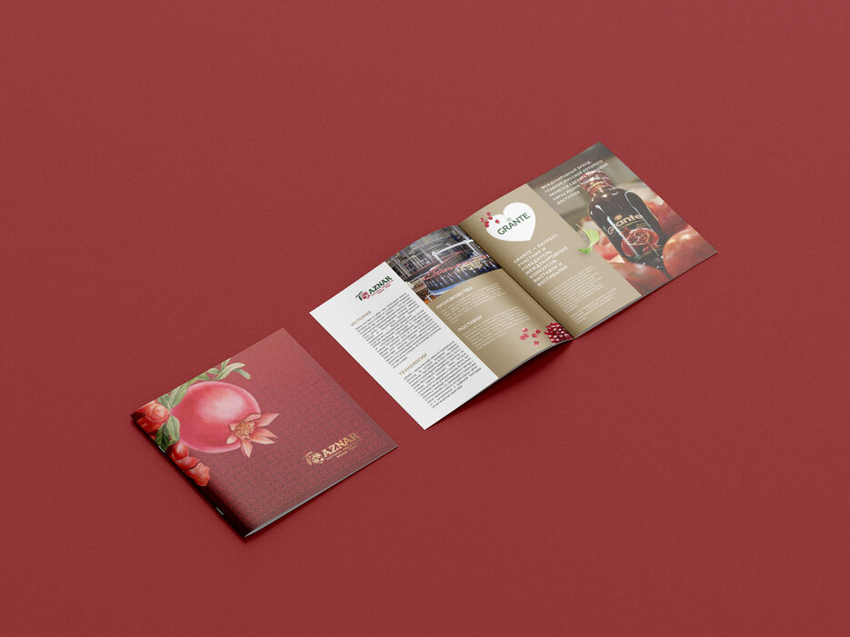 Free_Square_Brochure_Mockup_1.jpg