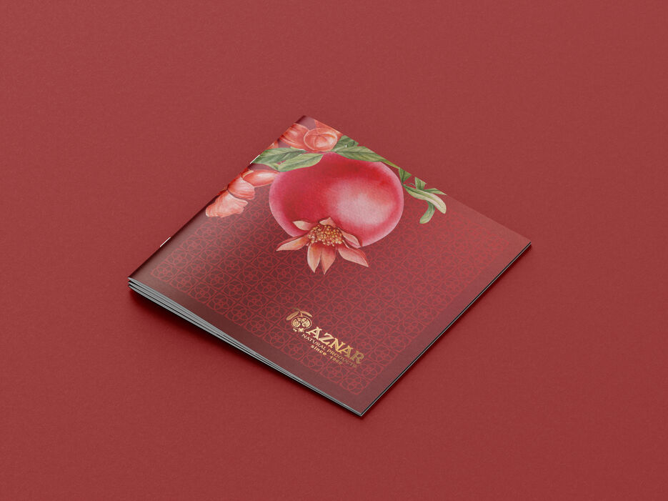 Free_Square_Brochure_Mockup_2.jpg