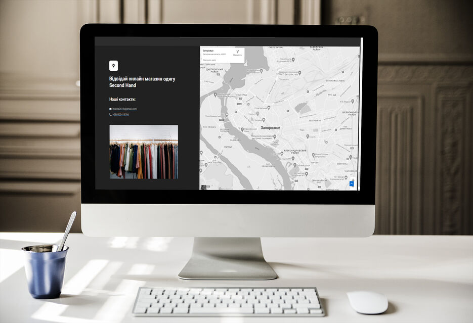 mockDrop_iMac on a table (2).jpg