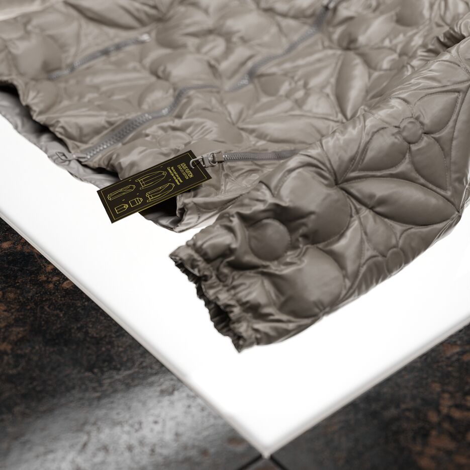 LV_Jacket_04_on_Table_c03_LR.png