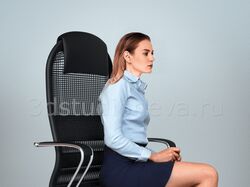 3D визуализация компьютерного кресла для рекламы