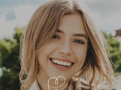 Логотип и фирменный стиль стоматологической клиники