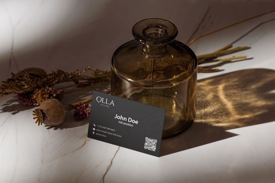 Free_Business_Card_Mockup.png