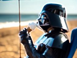 Krinz video. Yanukovych and Darth Vader on the beach. 