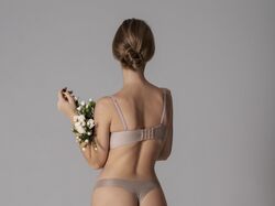 Студийная съёмка (белье / бьюти)