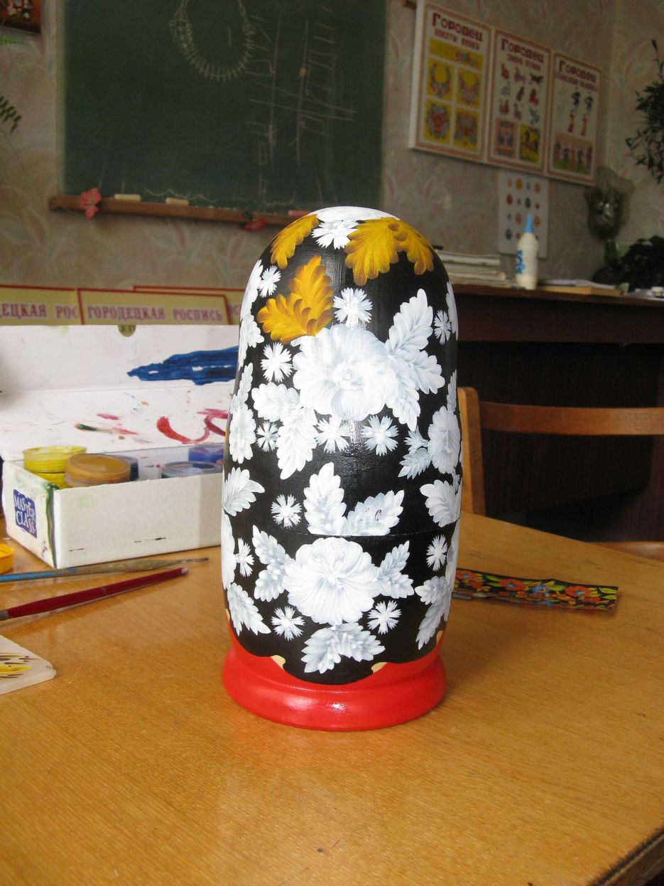 Матрёшки - Петриковская роспись.jpg