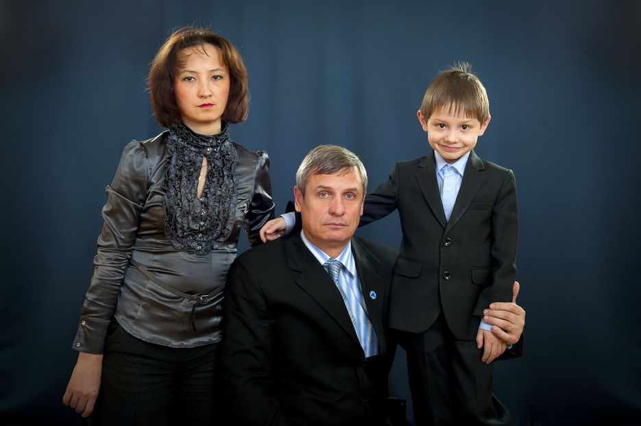Семейное студийное фото.jpg